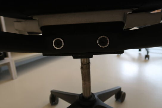 Kontorstol HERMAN MILLER Mirra 2