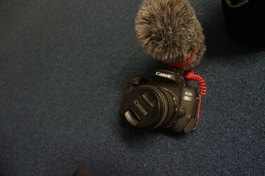 Kamera inkl. Mikrofon CANON EOS 77D