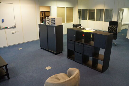 2 stk. reoler inkl. Indhold