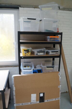 3 stk. reoler inkl rullebord