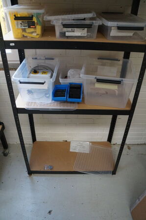 3 stk. reoler inkl rullebord