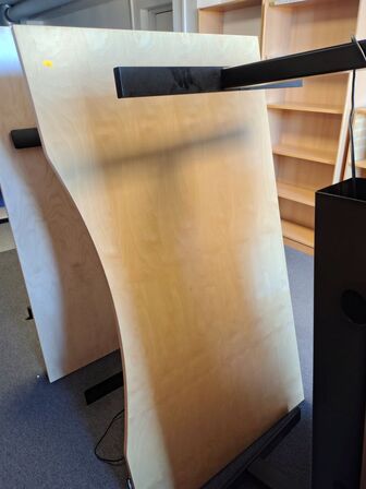 Fem hæve/sænkeborde assorterede