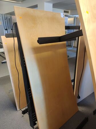 Fem hæve/sænkeborde assorterede