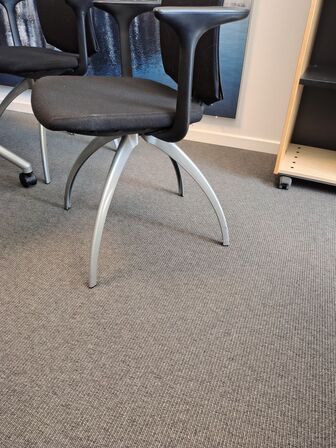 Mødebord med HÅG stole