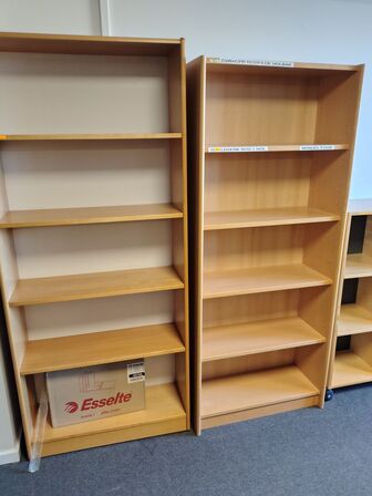 To reoler, assorterede