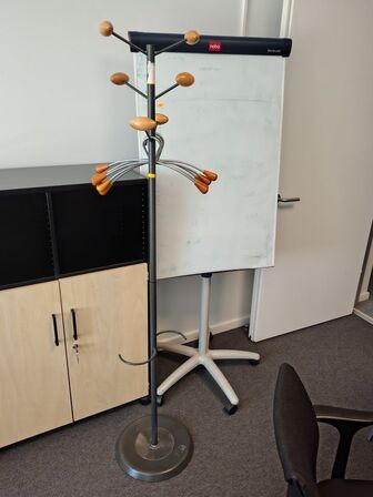 Stumtjener og whiteboard