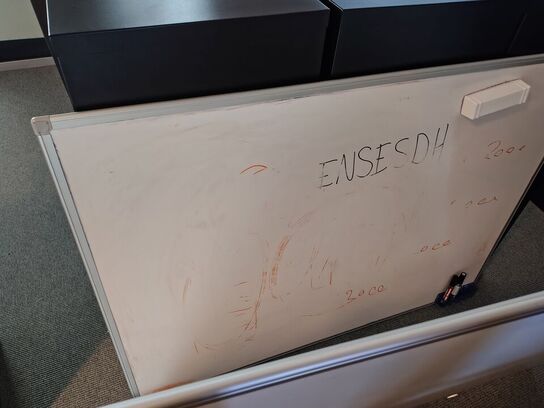 Tre whiteboards, assorterede 