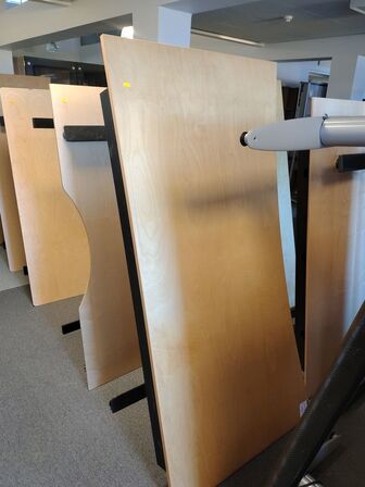 Otte hæve/sænkeborde assorterede