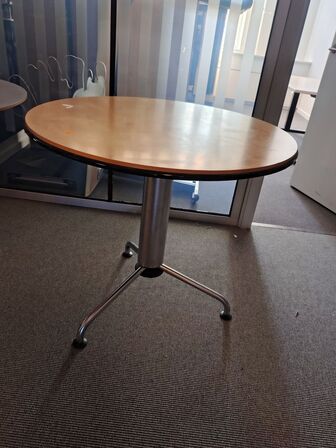 Fritz Hansen, rundt bord 