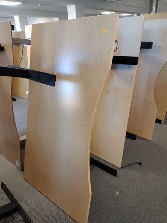 Fem hæve/sænkeborde assorterede