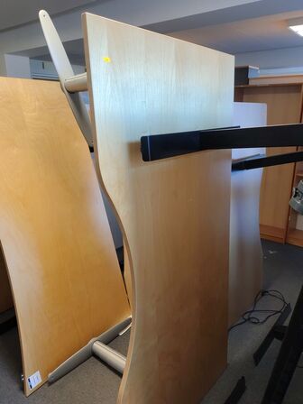 Fem hæve/sænkeborde assorterede