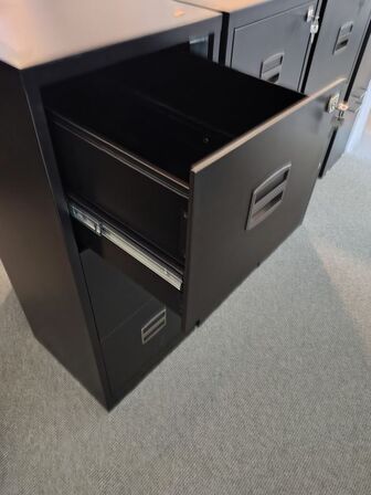 Tre arkivskabe, metal 