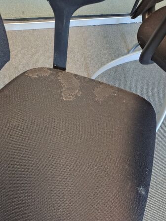 Mødebord med HÅG stole