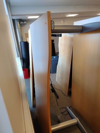 Fem hæve/sænkeborde assorterede