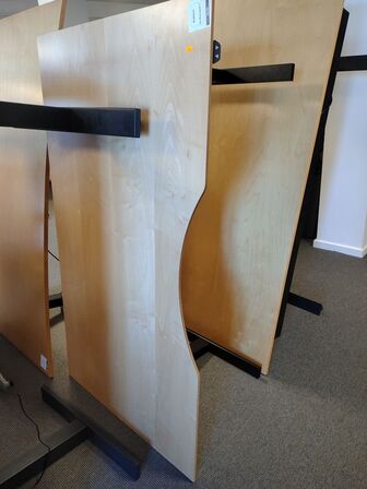 Fem hæve/sænkeborde assorterede