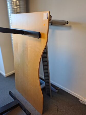 Fem hæve/sænkeborde assorterede