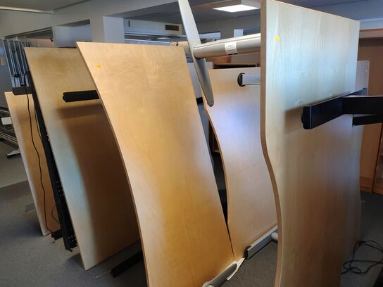 Fem hæve/sænkeborde assorterede