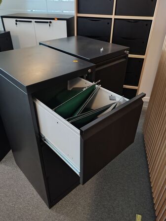 Tre arkivskabe, metal  