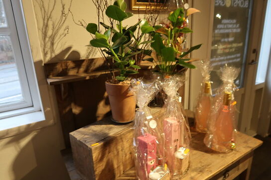 Div. Trækasser, bord uden indhold