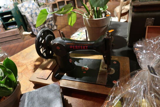 Antik symaskine FRISTER & ROSSMANN