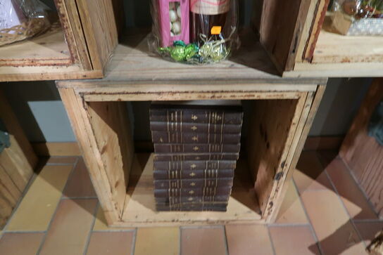 Div. Pyntegenstande, bøger m.m.