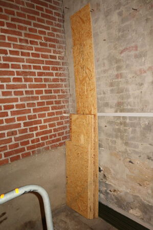 Butiksreol uden indhold