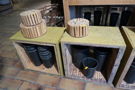 2 stk. planter i krukke samt div. Krukker