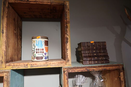 Div. Pyntegenstande, bøger m.m.