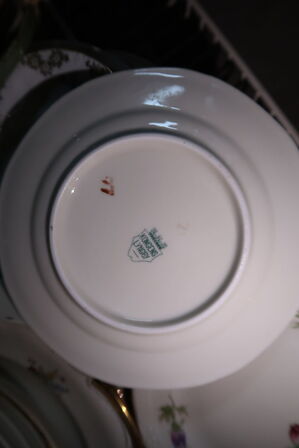 Div. Dele til dekorationer, pyntegenstande, service KONGENS LYNGBY m.m.