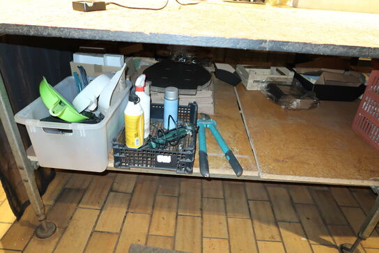 Arbejdsbord med indhold