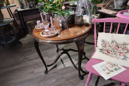 3 stk. borde samt stol uden indhold