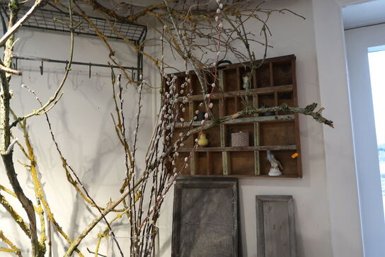 Div. Metalspande, haveredskaber, bord, trækasser m.m.