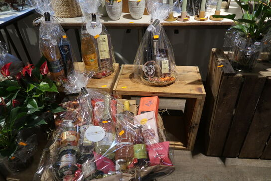 Div. Borde, trækasser uden indhold