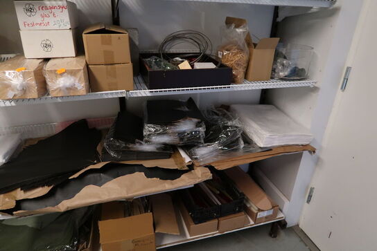 Div. Pakkematerialer, pyntegestande, dele til dekorationer m.m.