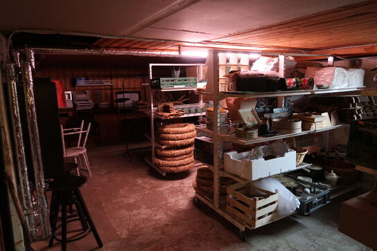 Div. Dele til dekorationer, pyntegenstande, service KONGENS LYNGBY m.m.