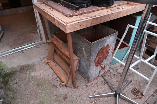 Div. Butiksinventar, fotolamper, borde, reoler m.m.