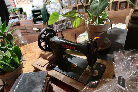 Antik symaskine FRISTER & ROSSMANN