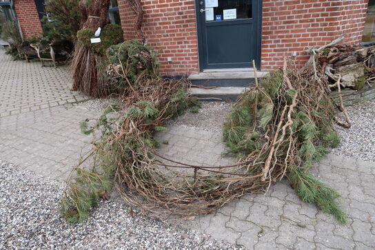 Dekorationsport samt dekoreret mannequin