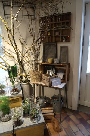 Div. Metalspande, haveredskaber, bord, trækasser m.m.