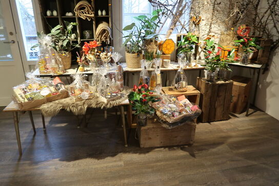 Div. Borde, trækasser uden indhold