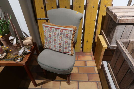 Div. Trækasser, stol, tørrede grene m.m.