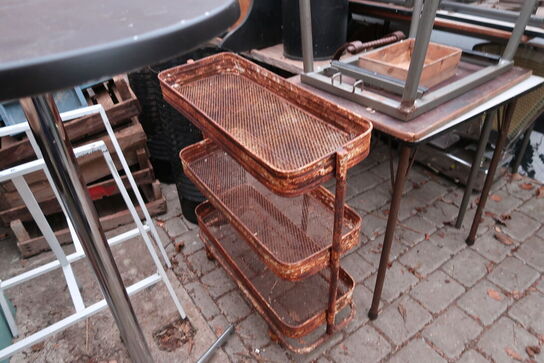 Div. Butiksinventar, fotolamper, borde, reoler m.m.