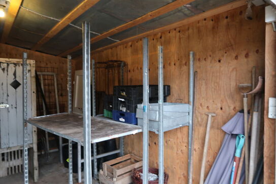 Div. Butiksinventar, reoler, skab, vogne m.m.