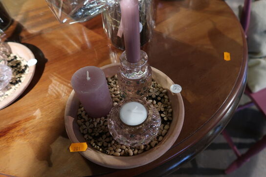 2 stk. planter i krukke samt 2 stk. dekorationer