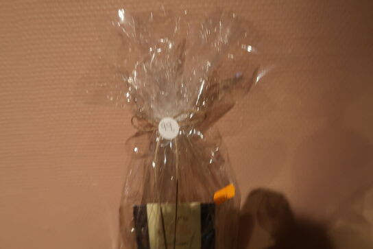 2 stk. gavekurve samt div. Chokolade