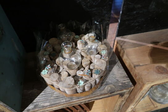 2 stk. dekorationer m.m.