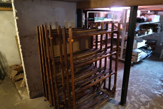 4 stk. stole samt reoler