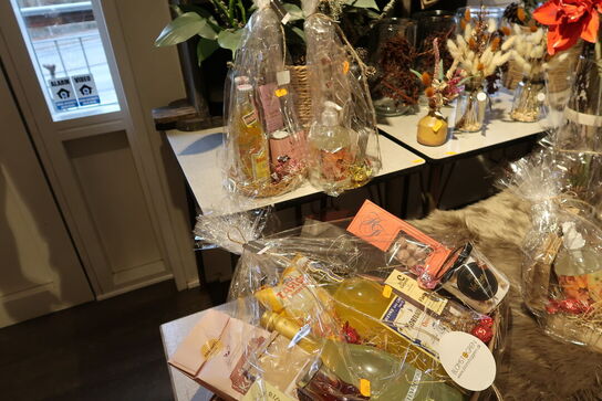 Div. Borde, trækasser uden indhold