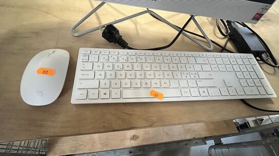24" HP All-in-One PC + Mus, Tastatur