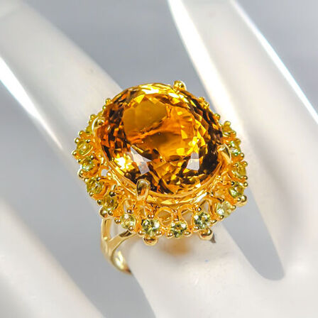 Eksklusivt håndfremstillet unika citrinring af rhodineret sterlingsølv